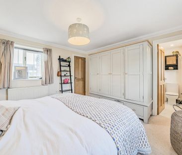 4 bedroom detached house to rent - Photo 6