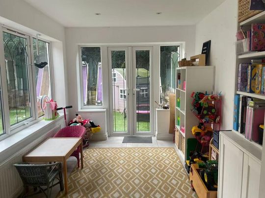 3 bedroom semi-detached house to rent - Photo 1