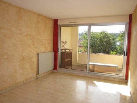 NIMES - SEVERINE / PUECH DU TEIL- AGREABLE T2 AVEC PARKING ET BALCON - Photo 2