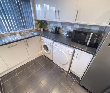 6 bedroom terraced house to rent - Photo 3