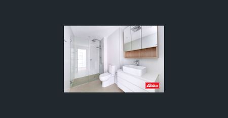 Stylish 1-Bedroom Apartment with Private Courtyard - Photo 4