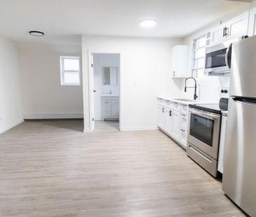 **SPACIOUS** 1 Bedroom Main Unit in St. Catharines!! - Photo 3