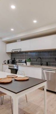 Enjoy stylish 3-bedroom home - Photo 1