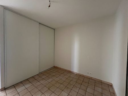 Location Appartement 2 pièces 59m² - Photo 4