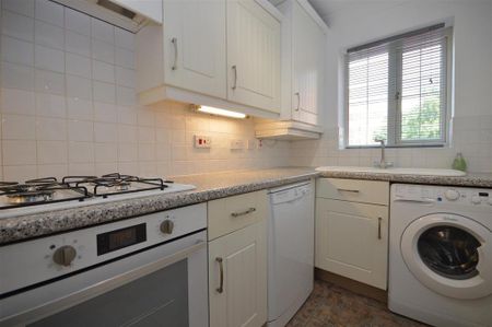 2 bedroom terraced house to rent - Photo 4