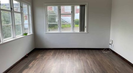 Freshly Renovated throughout - Photo 5