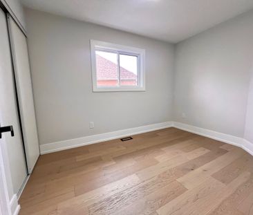 For Lease - 100 Woodroof Crescent, Aurora, Ontario - Photo 5