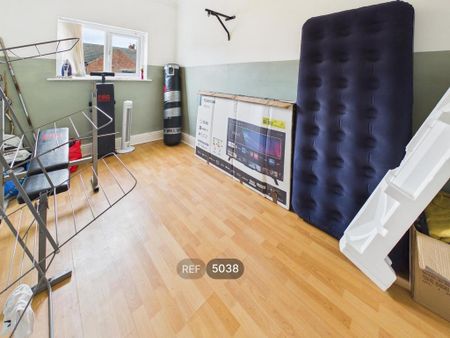 2 bedroom terraced house to rent - Photo 3