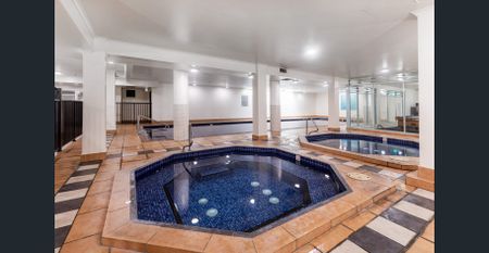 Character-filled, Spacious One Bedroom Apartment - Photo 3