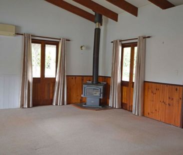 Warm and Cosy Home - Photo 2