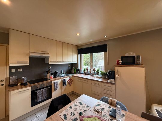 Ruime woning met 4 slaapkamers en een ruime tuin - Foto 1