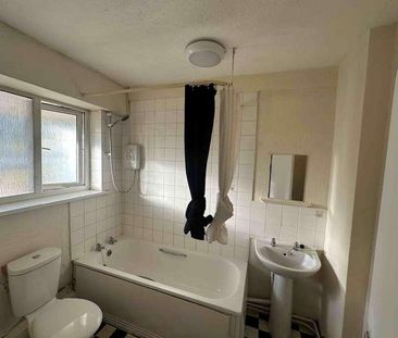 Heath End Road, CV10 - Photo 2