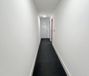 1 Bed Flat, Dunstable Road, LU4 - Photo 5