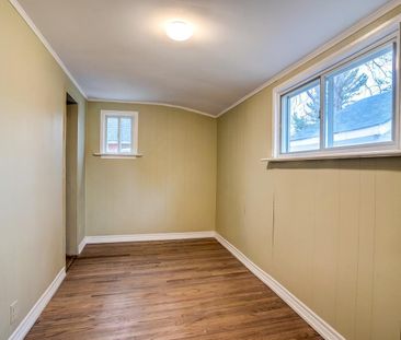 For Lease - 9 Thirty Eighth Street, Toronto, Ontario - Photo 3
