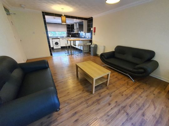3 Bed Flat, Hmo Licensed - St. Mungo Avenue, G4 - Photo 1
