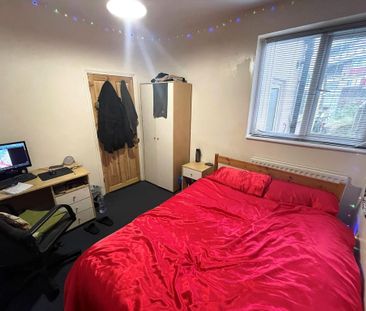 4 bedroom terraced house to rent - Photo 3