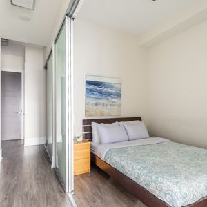 Luxury 1BR Condo - Stunning Views Of CN Tower! - Can be rented from November 26, 2023 to March 1, 2024 - Photo 2
