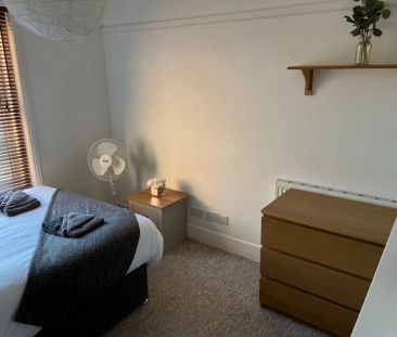 To Rent Bemister Road, Winton, Bournemouth, BH9 £2,320 pcm Tenancy ... - Photo 6