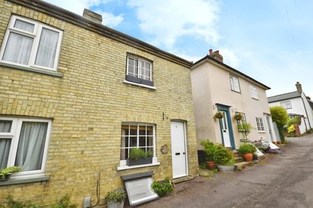 Mill Lane, CB10, Saffron Walden - Photo 2