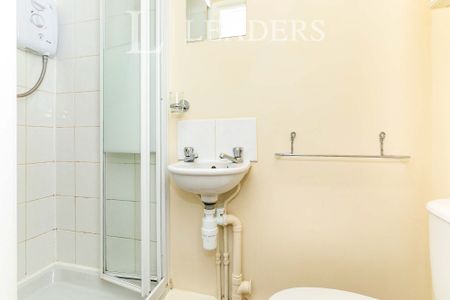 studio to rent Reigate Road, Reigate, RH2 - Photo 4