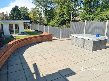 1 bedroom property to rent Lincoln Road, Peterborough, PE1 - Photo 3