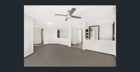 Large Family Home In the Heart of Parkwood - Photo 2