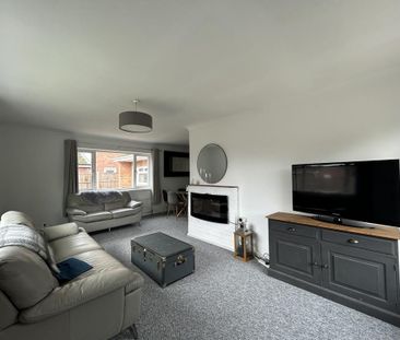 4 bedroom detached bungalow to rent - Photo 3