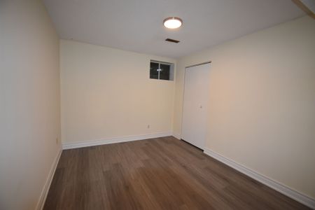 For Lease - 1 SHAFTSBURY Avenue Unit# BASEMENT APT 2 BDRM, Richmond Hill, Ontario - Photo 4