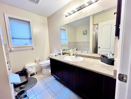 For Lease - 60 Spring Arbour Road, Vaughan, Ontario - Photo 3