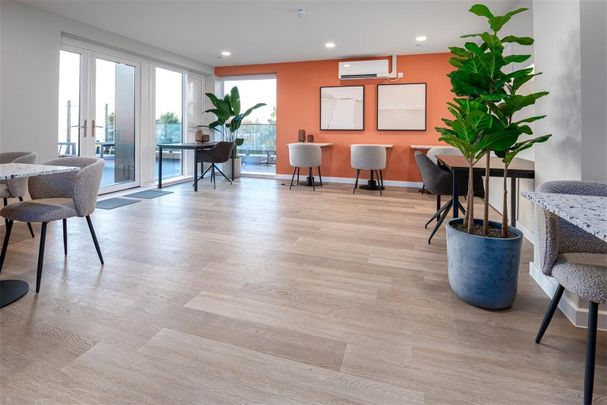 Walton Court, Station Avenue, Walton-On-Thames, KT12 - Photo 1