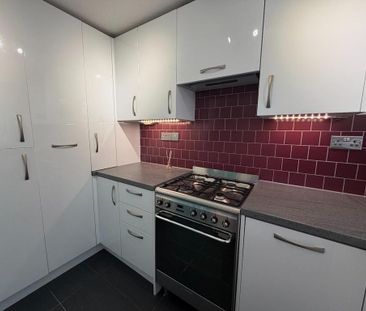 2 bedroom end of terrace house to rent - Photo 6