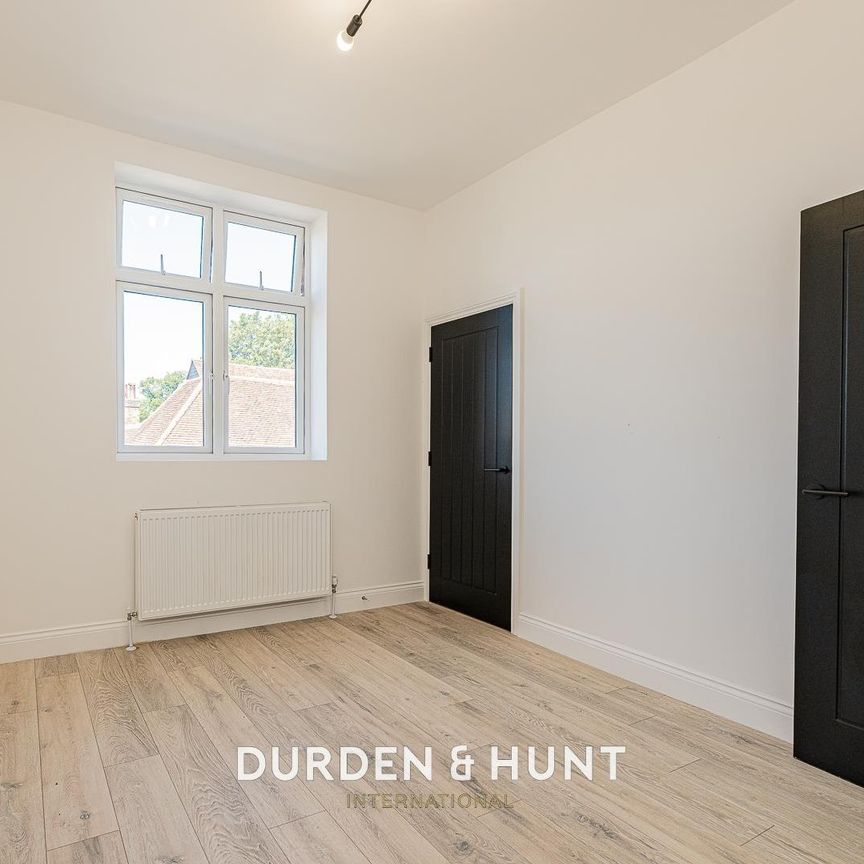 118 High Street, Ongar - Photo 1