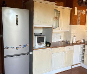 Location Appartement 4 pièces 87m² DRAGUIGNAN 83300 - Photo 4