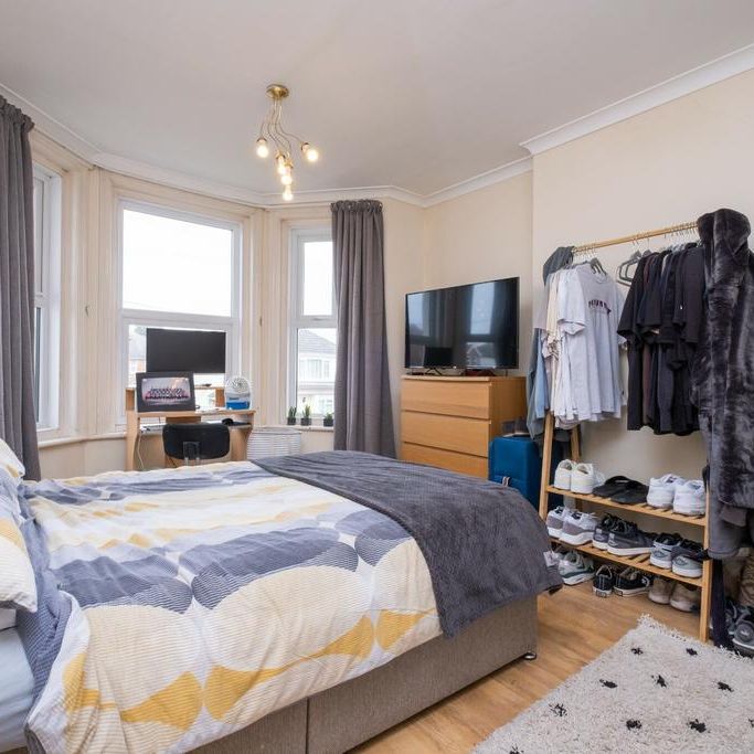 6 bedroom detached house to rent - Photo 1