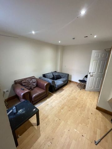 42 Carmel Street, Belfast BT7 1QE - Photo 4