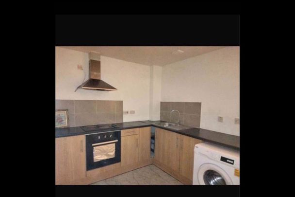 2 Bed Flat, Stuart Street, LU1 - Photo 1