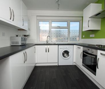 3 bedroom apartment to rent - Photo 1