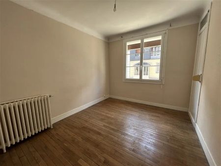 Location appartement 2 pièces - 46m² à Lisieux (14100) - Photo 2