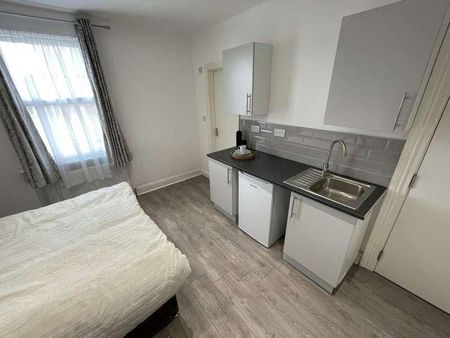 Aldermans Drive, Peterborough, PE3 - Photo 2