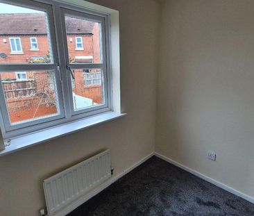 3 bedroom semi-detached house to rent - Photo 3