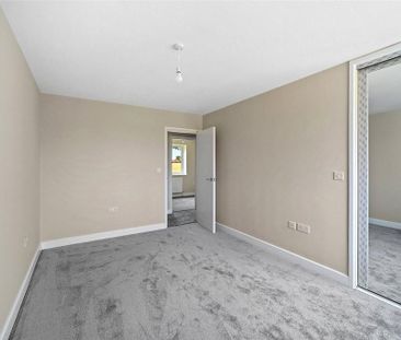 4 bedroom detached house to rent - Photo 2