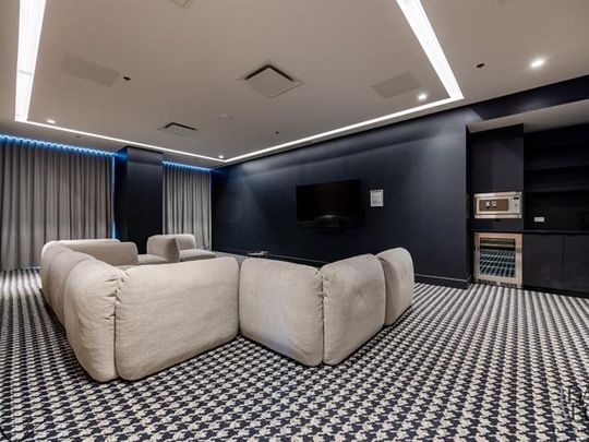 1205 Place Phillips - Photo 1