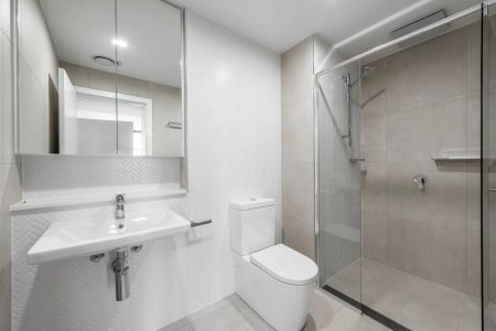 Two-Bedroom Apartment with Stunning Views - Photo 3