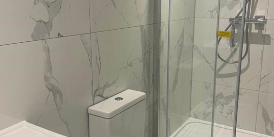 Price £1,300 pcm - Available 12/05/2026 - Furnished - Photo 3