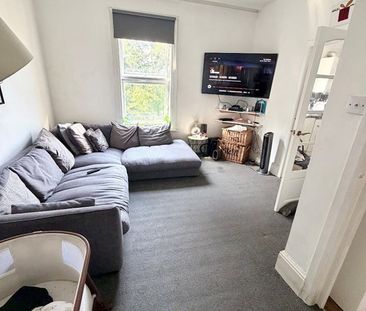 2 Bed Flat, St. Peters Road, CR0 - Photo 2