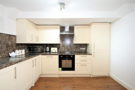 2 bedroom apartment to rent - Photo 3