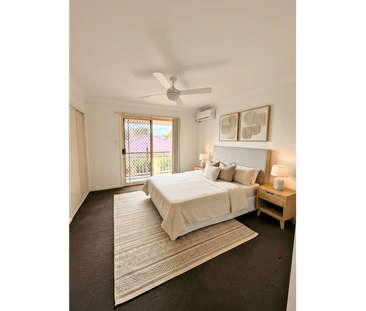 Stylish Townhouse Living with Private Courtyard - Photo 2