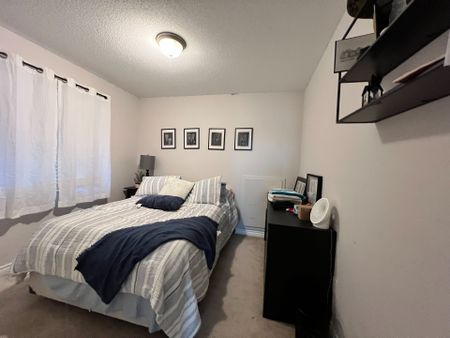 For Lease - 529 Honeylocust Avenue, Kanata, Ontario - Photo 2