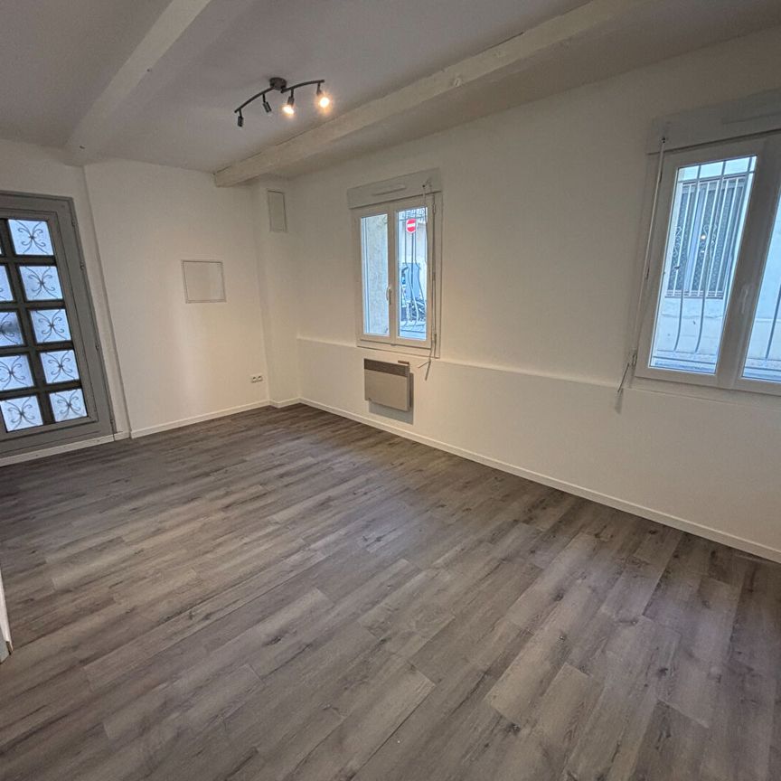 Location Appartement 1 pièce 28m² NIMES 30000 - Photo 1