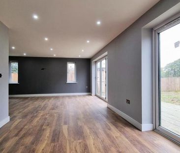 6 bedroom detached house to rent - Photo 1